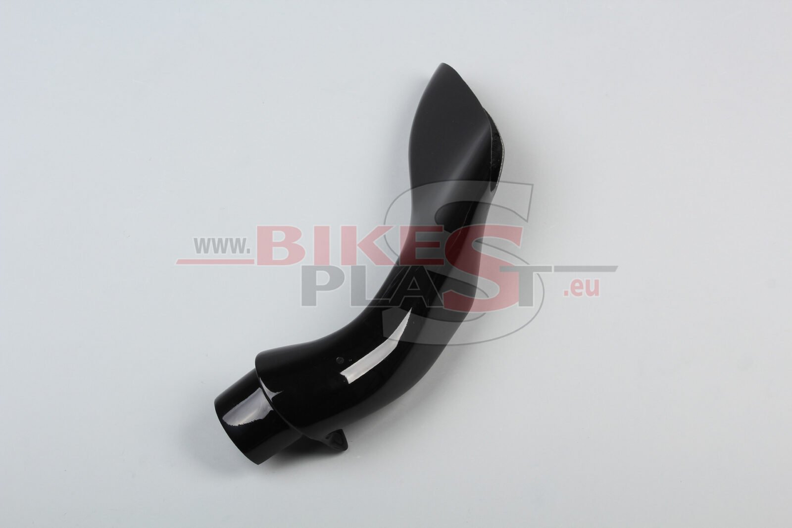 APRILIA-RSV4-2015-10.-air-duct-racing-RIGHT-3.jpg