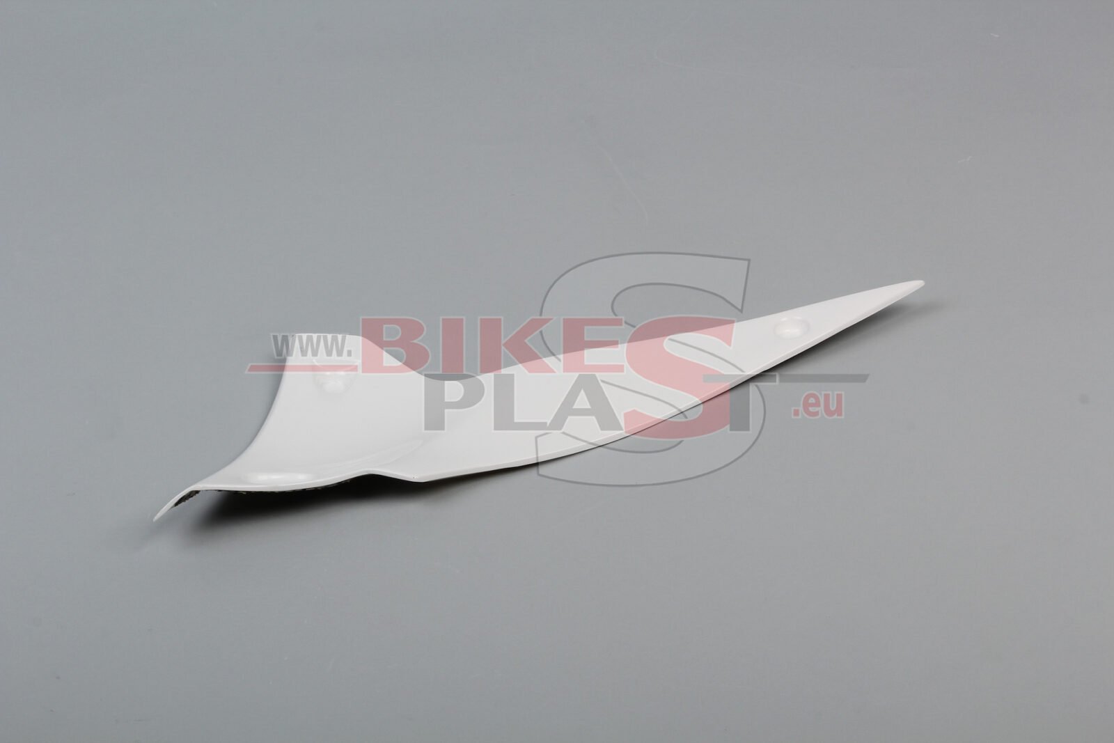 APRILIA-RSV4-2015-2.-small-wing-for-upper-part-LEFT-1.jpg