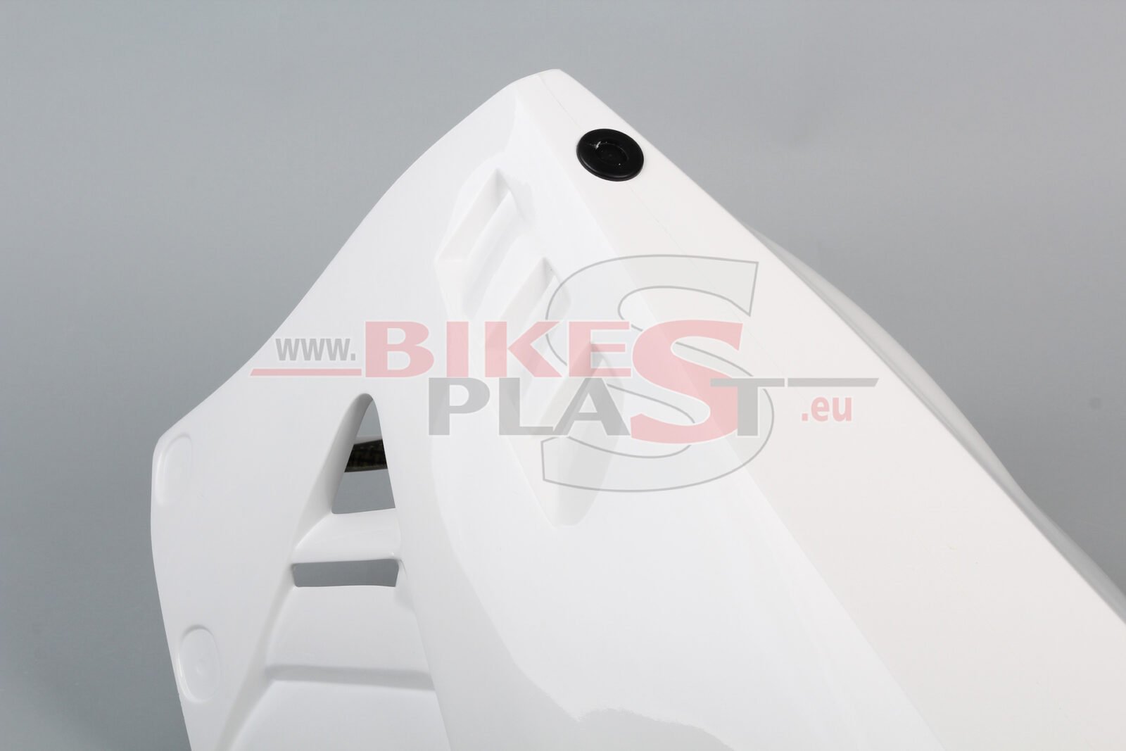 APRILIA-RSV4-2015-4.-lower-part-6.jpg