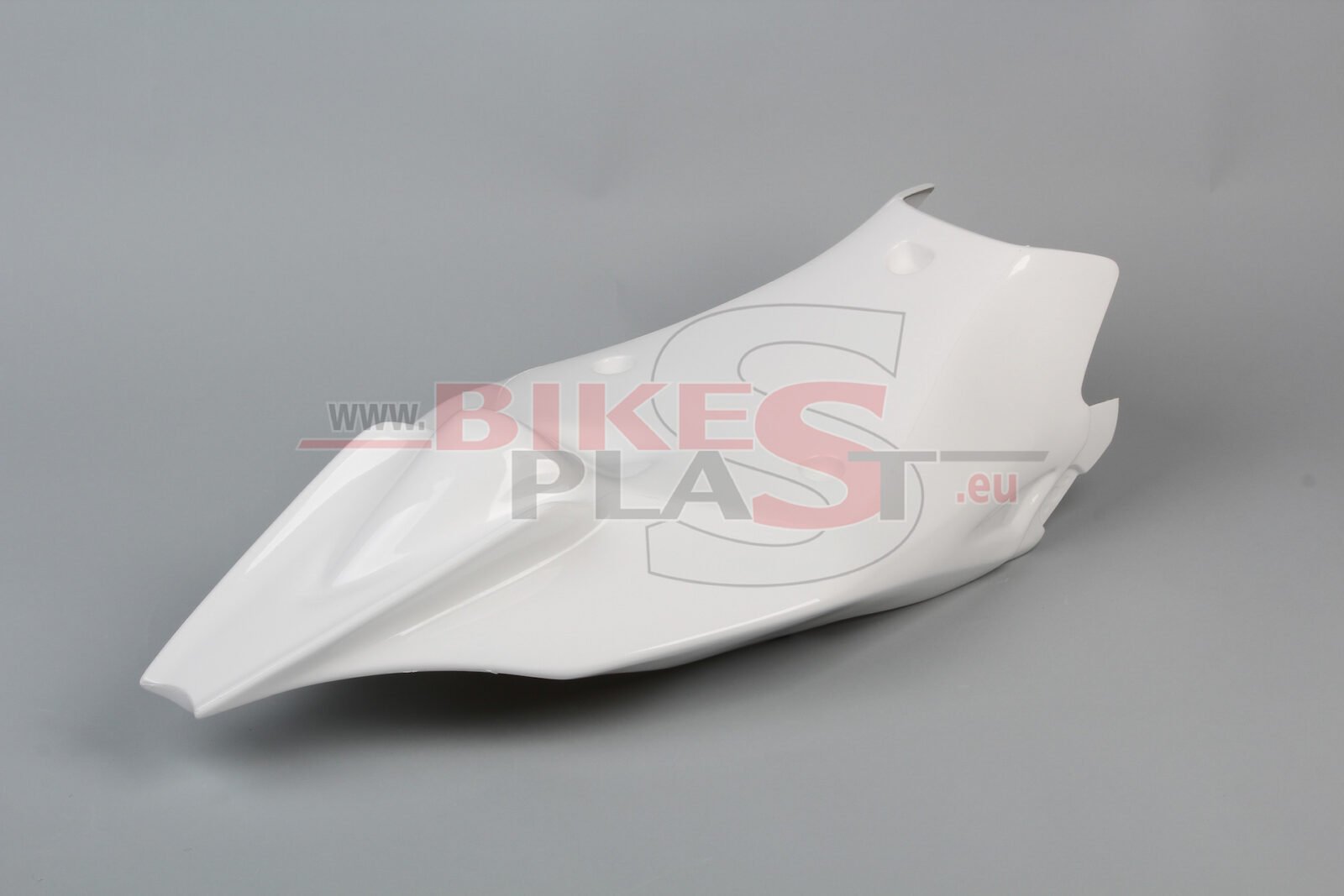 APRILIA-RSV4-2015-5.-seat-racing-3.jpg