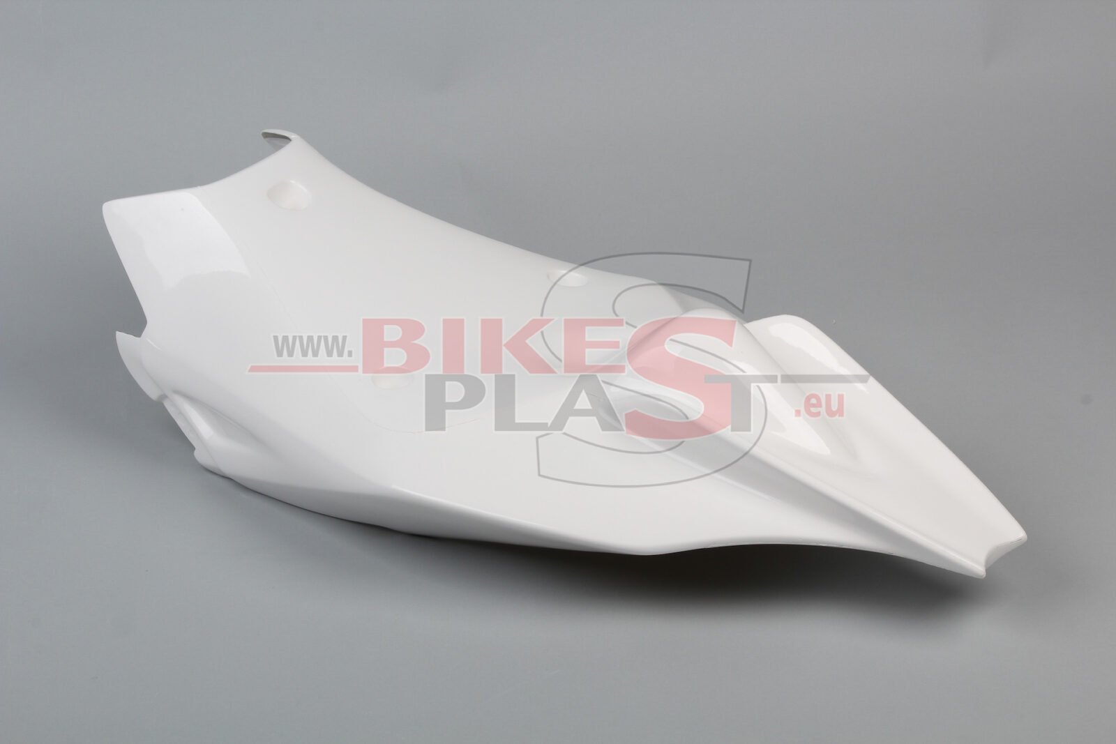 APRILIA-RSV4-2015-5.-seat-racing-4.jpg
