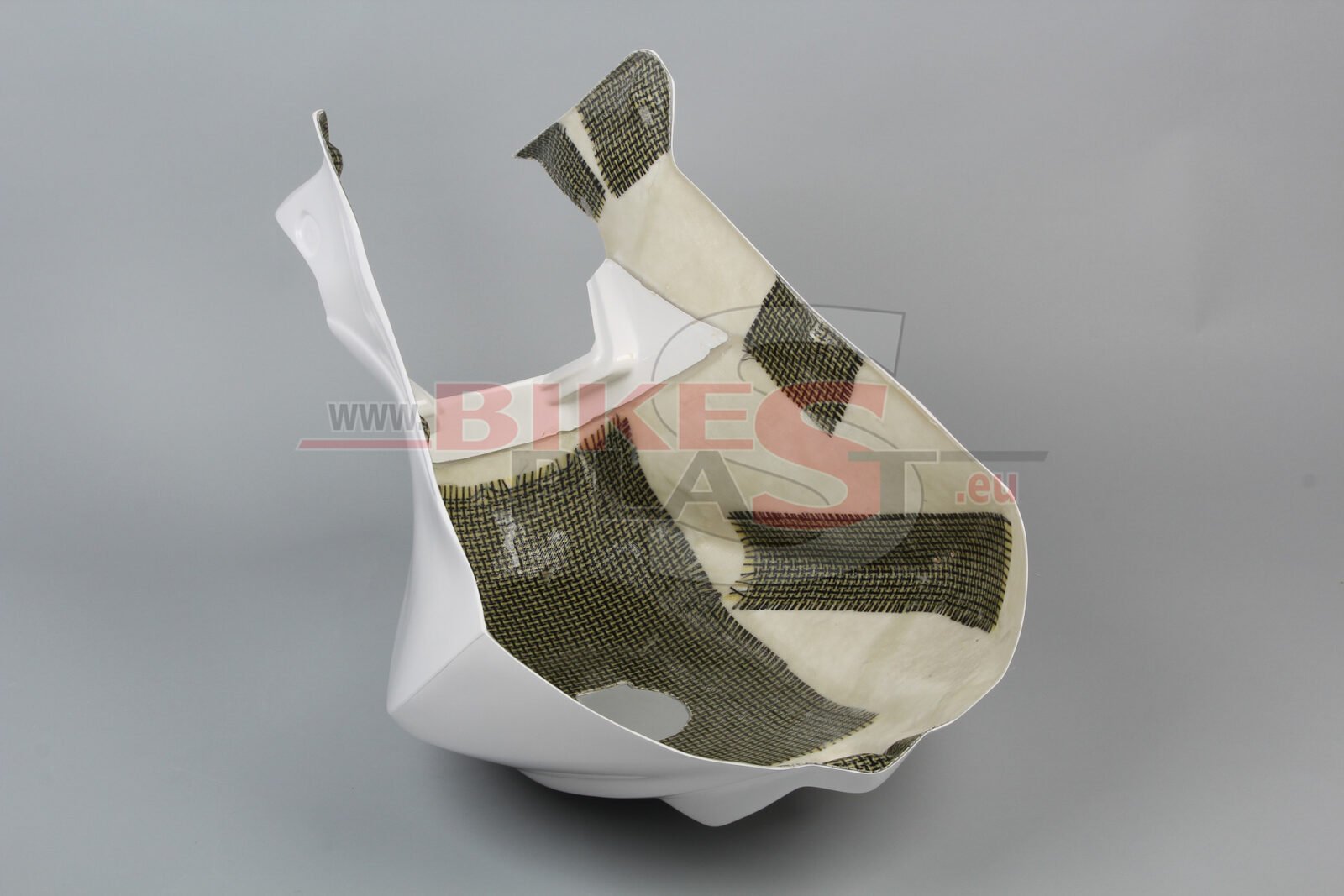 APRILIA-RSV4-2015-7.-tank-cover-5.jpg