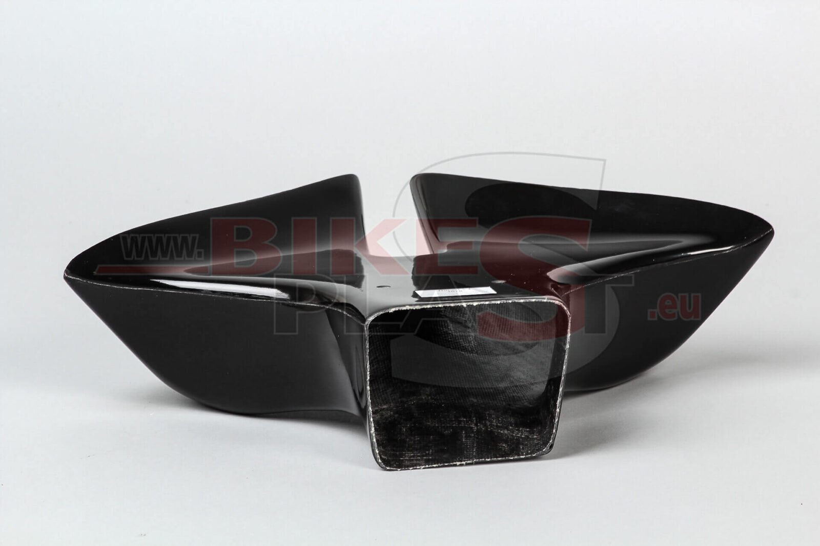 DUCATI-V4-2018-FAIRING-BRACKET-AIR-DUCT-RACING-19.jpg