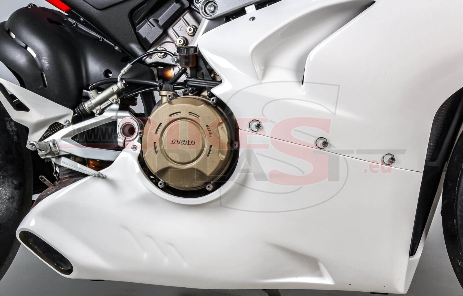DUCATI-V4-2018-FAIRINGS-BODYWORK-KIT-RACING-16.jpg