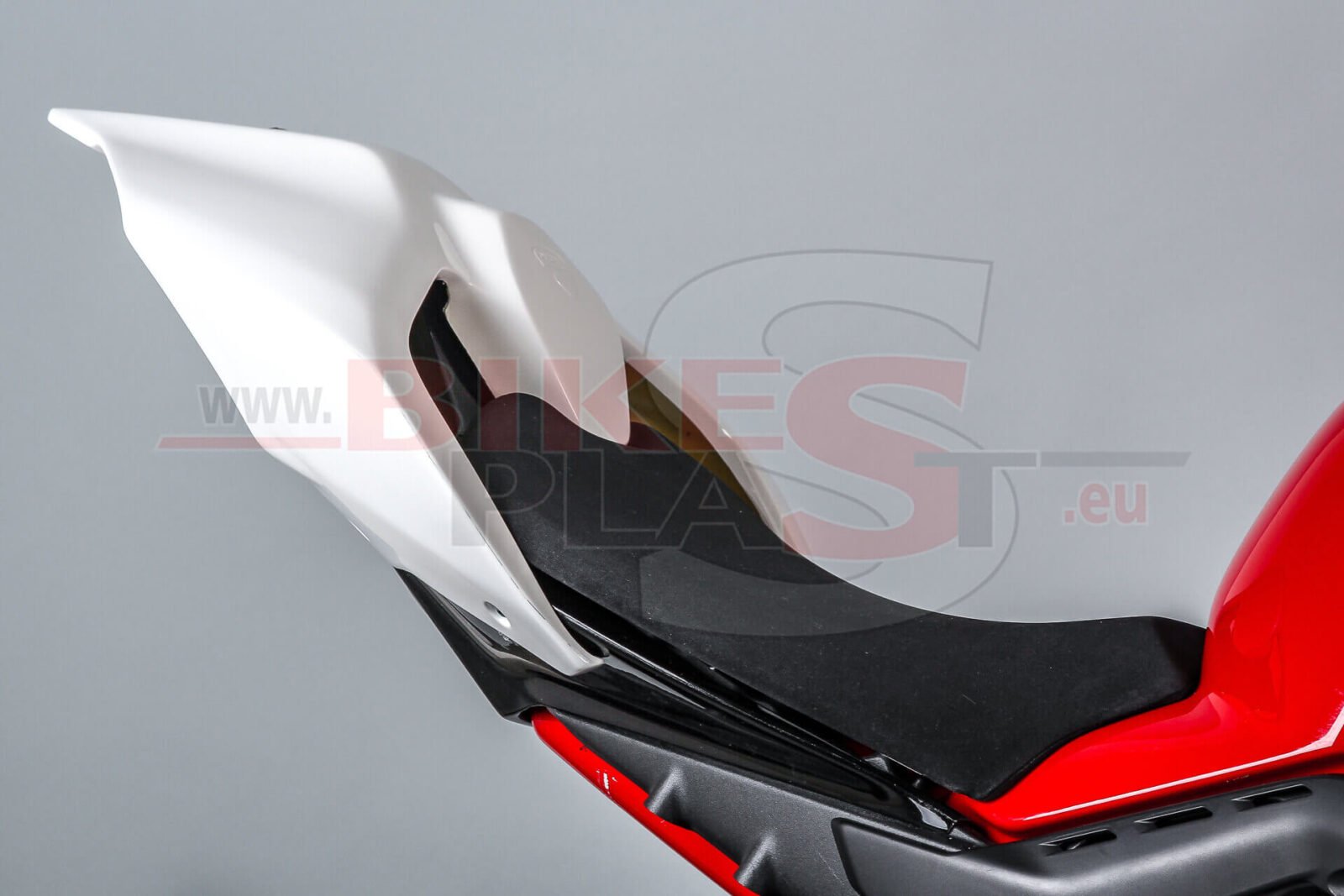 DUCATI-V4-2018-FAIRINGS-BODYWORK-KIT-RACING-18.jpg