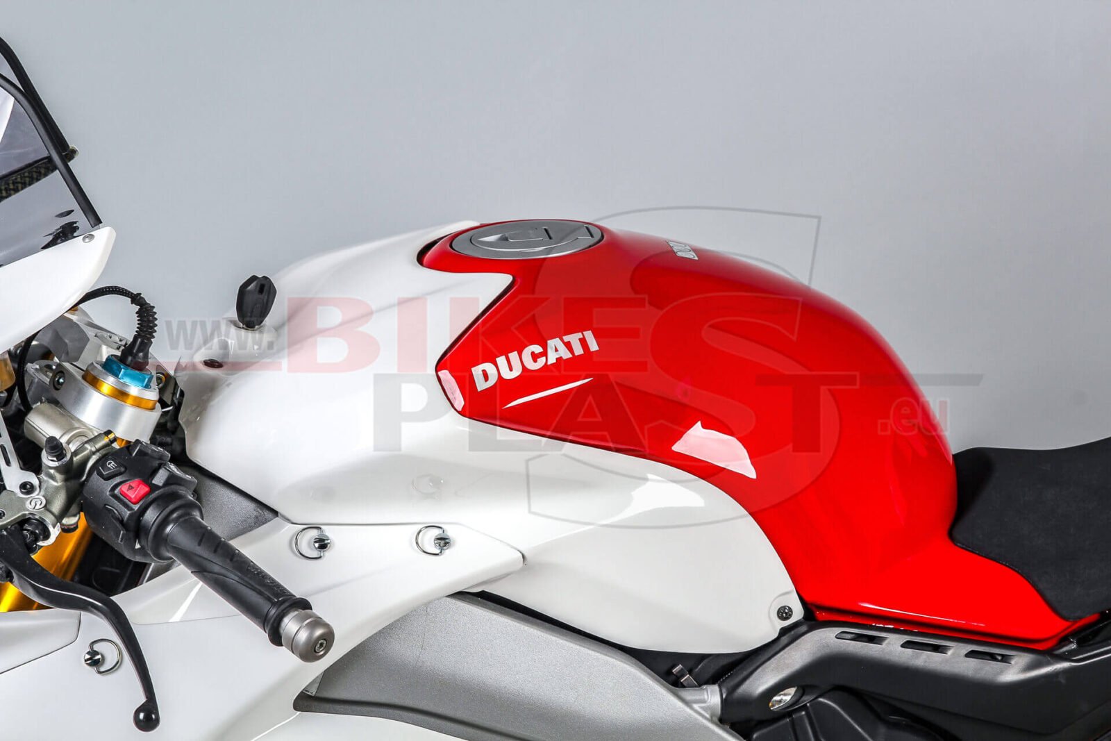 DUCATI-V4-2018-FAIRINGS-BODYWORK-KIT-RACING-4.jpg