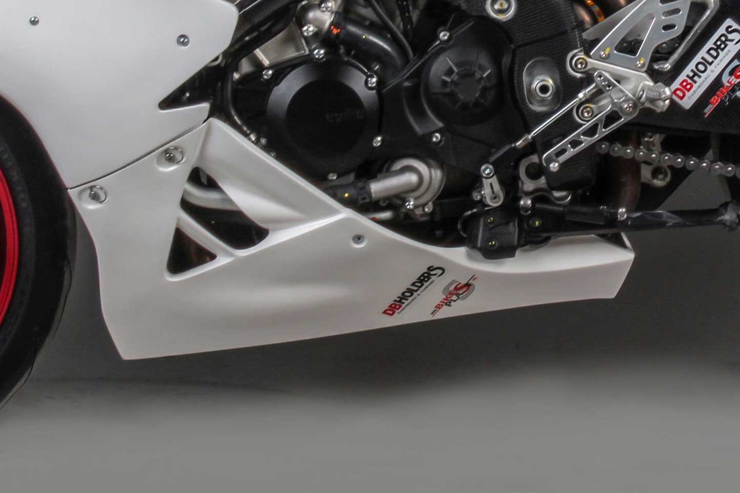Lower-Fairing-Original-Aprilia-RSV-4-2015-2020-Fairings2.jpg
