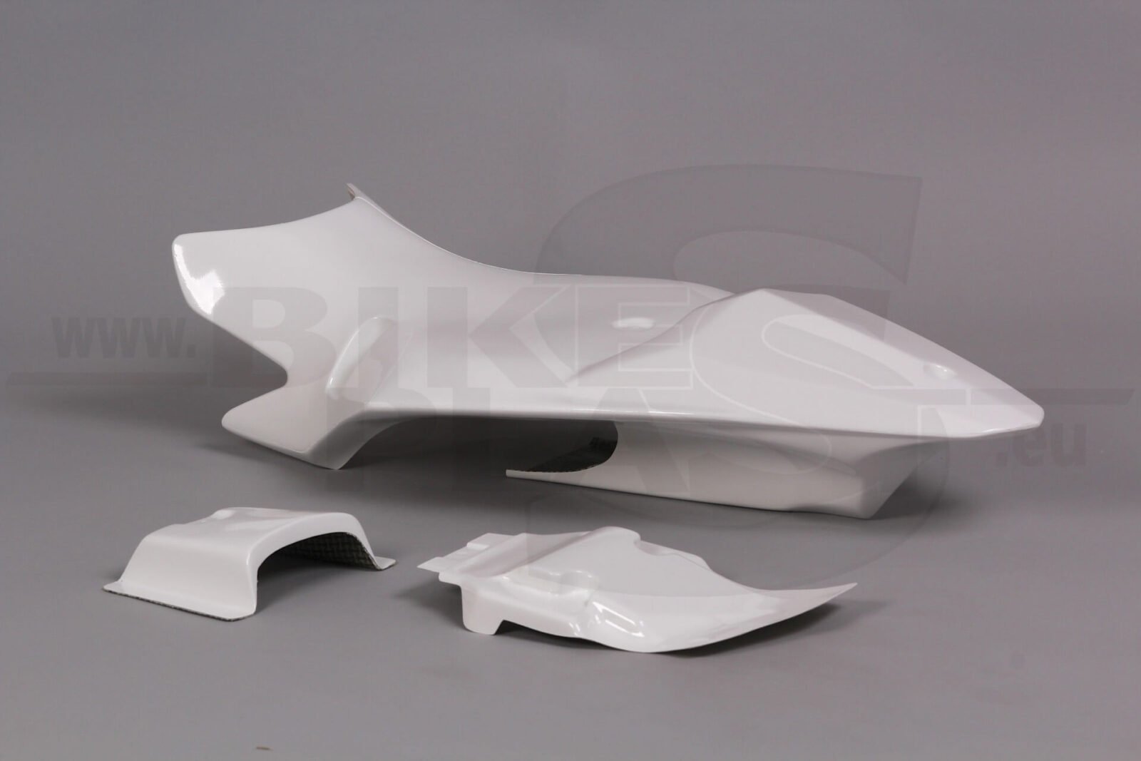 R1-2009-Seat-R-2.jpg