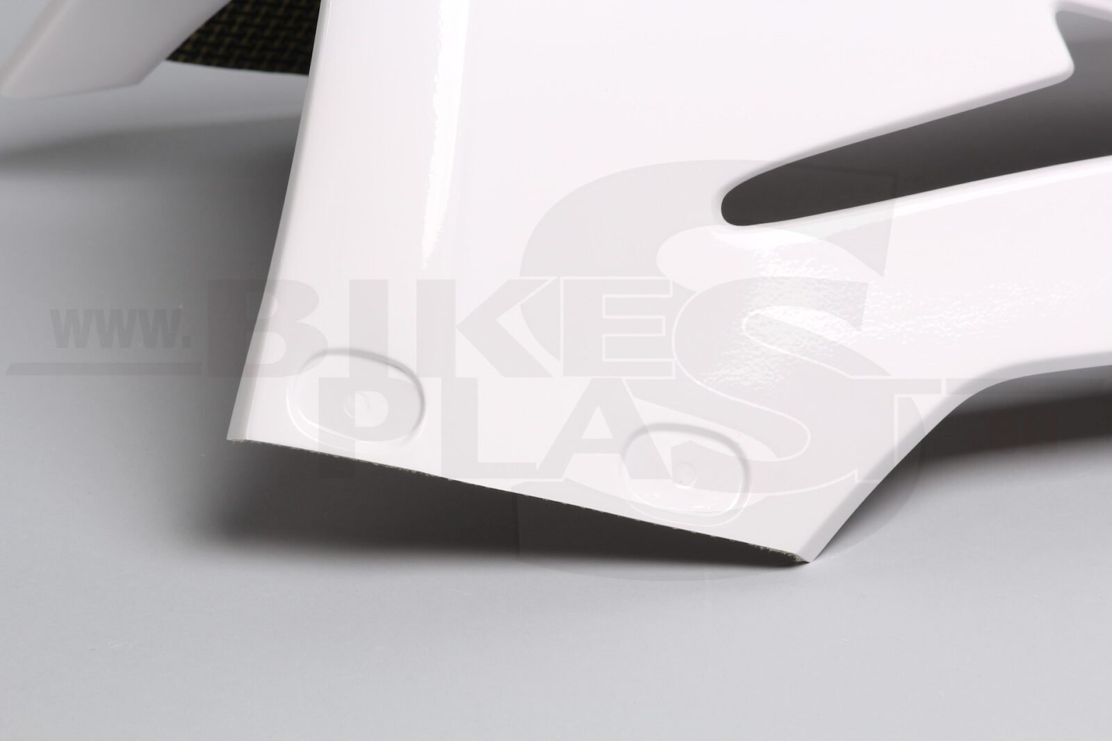 Triumph-Daytona-675-2013-2.-lower-part-4.jpg